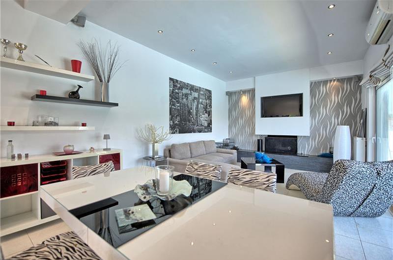 3 bedroom seaside villa with pool, Acharavi, sleeps 5