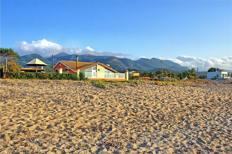 3 bedroom seaside villa with pool, Acharavi, sleeps 6