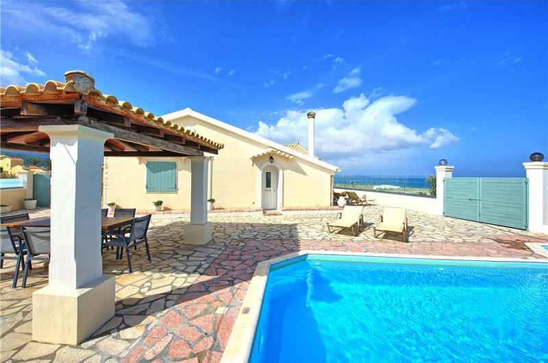 3 bedroom seaside villa with pool, Acharavi, sleeps 6