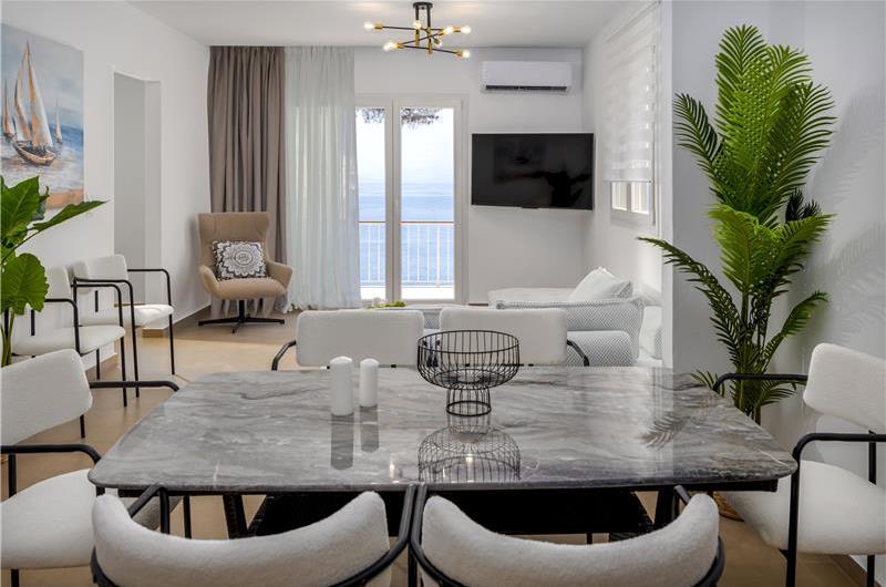 4 bedroom villa with pool by the sea, near Corfu town, sleeps 8