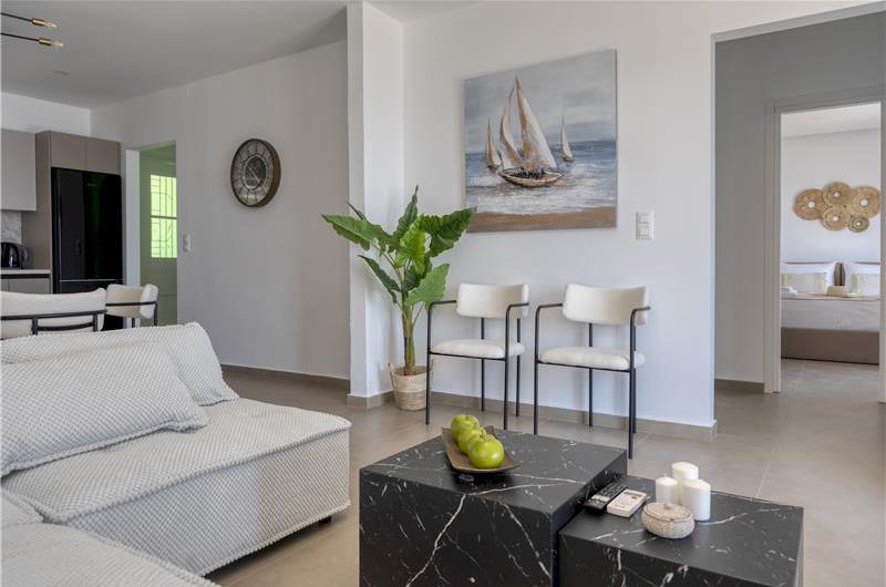 4 bedroom villa with pool by the sea, near Corfu town, sleeps 8