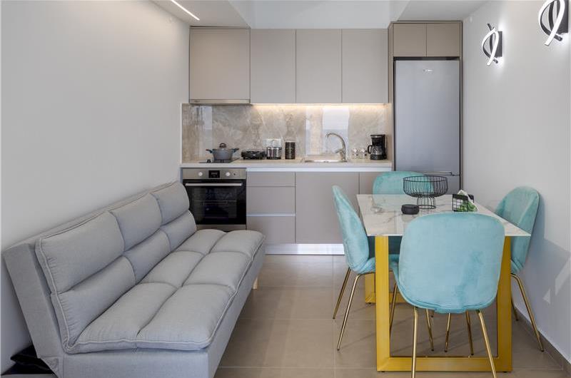 4 bedroom villa with pool by the sea, near Corfu town, sleeps 8