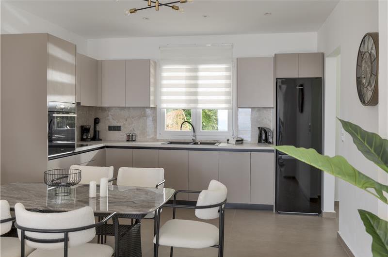 4 bedroom villa with pool by the sea, near Corfu town, sleeps 8