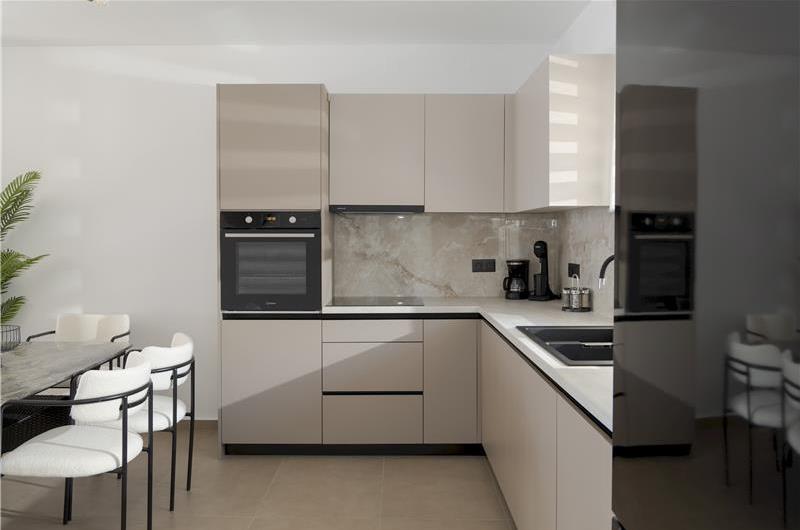 4 bedroom villa with pool by the sea, near Corfu town, sleeps 8