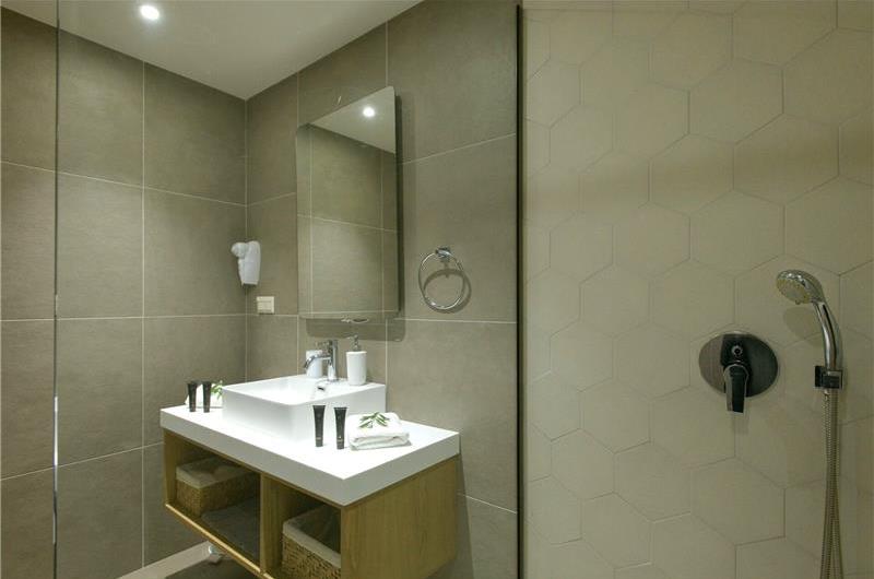 3 bedroom villa with pool & seaview, near Acharavi, sleeps 6