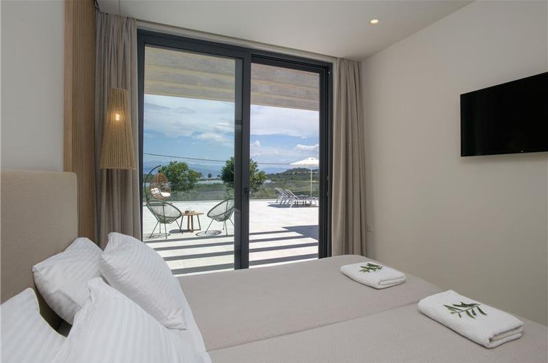 3 bedroom villa with pool & seaview, near Acharavi, sleeps 6