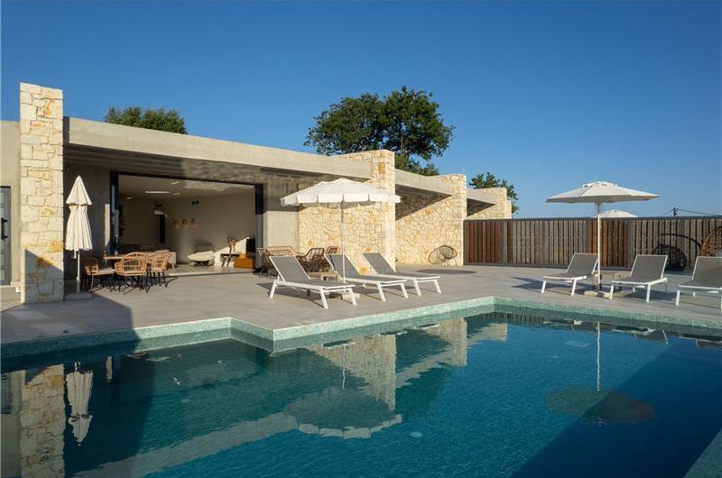 3 bedroom villa with pool & seaview, near Acharavi, sleeps 6