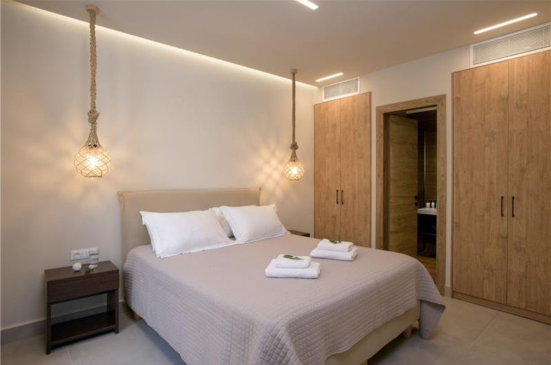 3 bedroom villa with pool & sea view, near Acharavi, sleeps 6