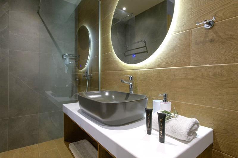 3 bedroom villa with pool & sea view, near Acharavi, sleeps 6