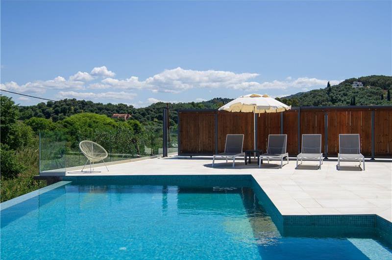 3 bedroom villa with pool & sea view, near Acharavi, sleeps 6