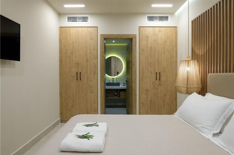 3 bedroom villa with pool & sea view, near Acharavi, sleeps 6