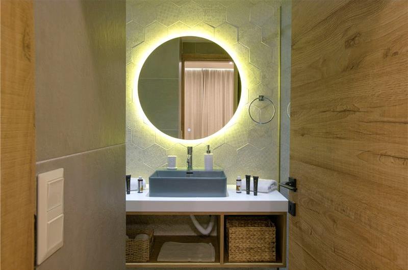 3 bedroom villa with pool & sea view, near Acharavi, sleeps 6