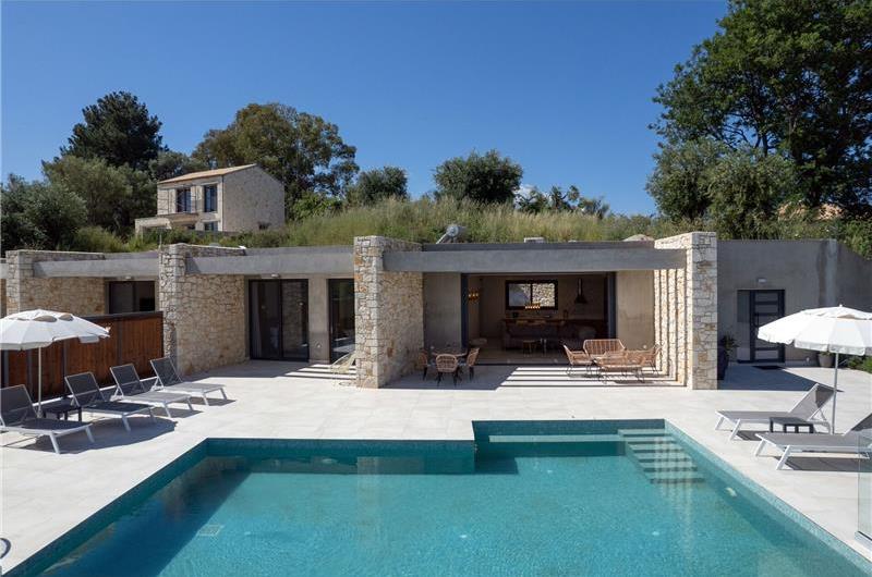 3 bedroom villa with pool & sea view, near Acharavi, sleeps 6