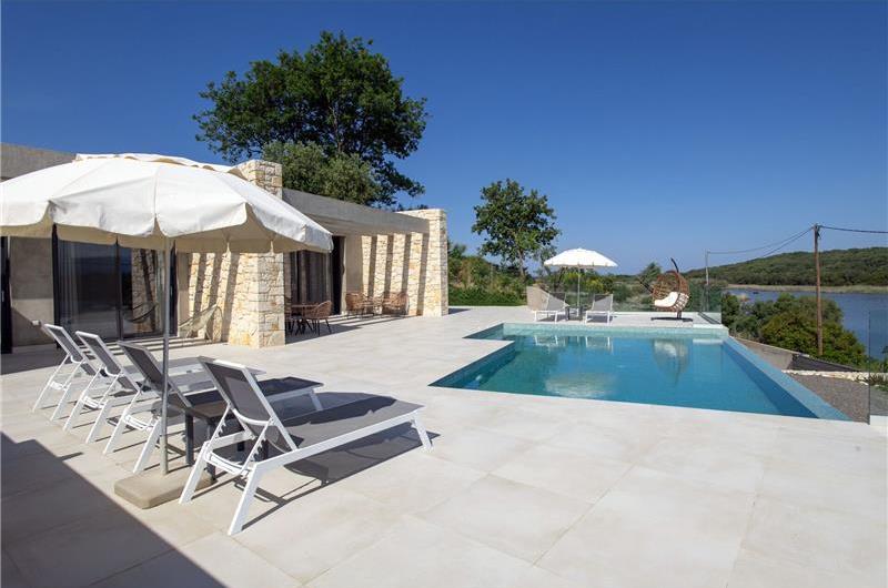 3 bedroom villa with pool & sea view, near Acharavi, sleeps 6