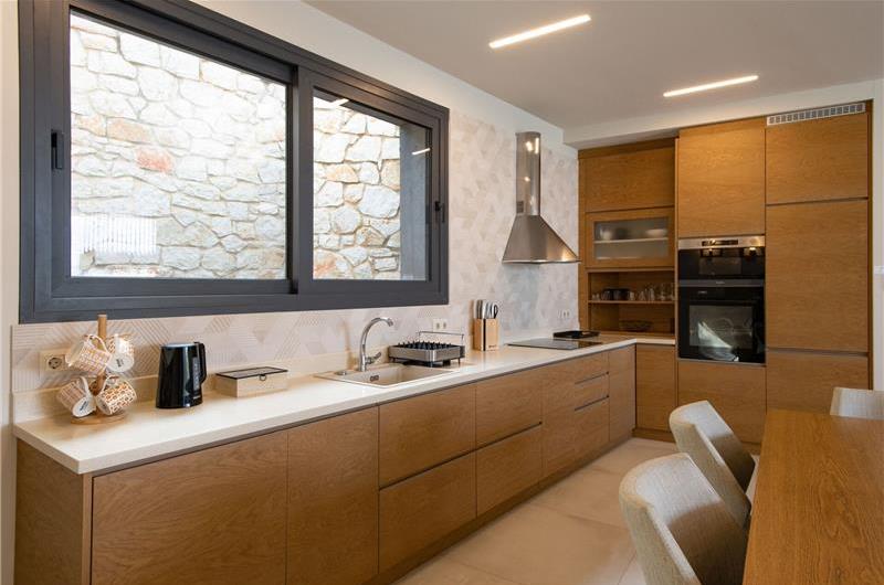 3 bedroom villa with pool & sea view, near Acharavi, sleeps 6