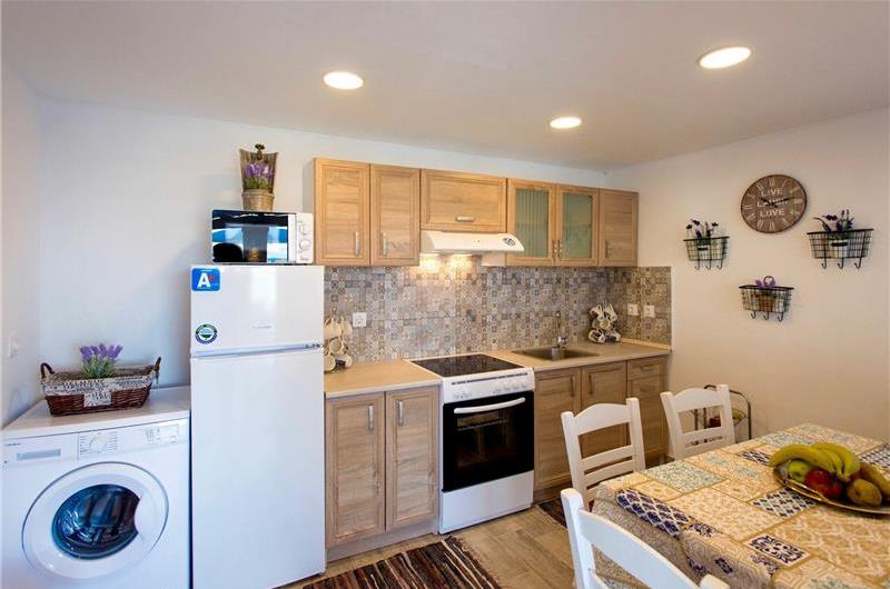 8 Bedroom villa with pool & seaview, near Acharavi, sleeps 16-18