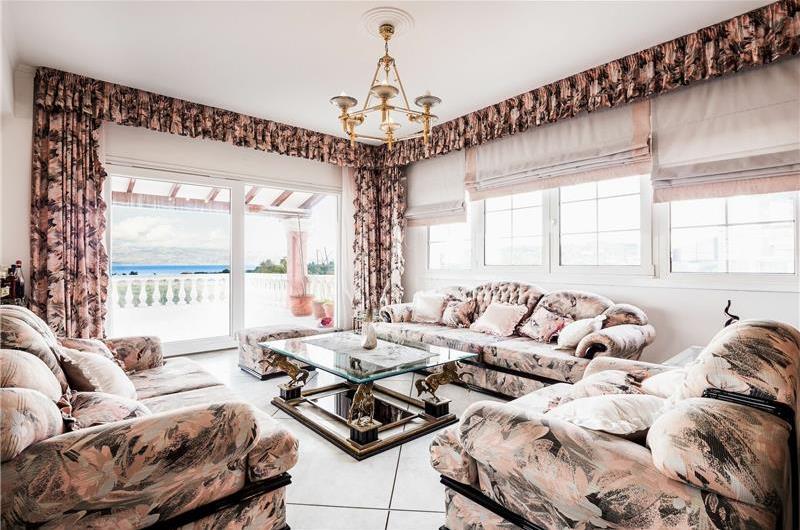 8 Bedroom villa with pool & seaview, near Acharavi, sleeps 16-18