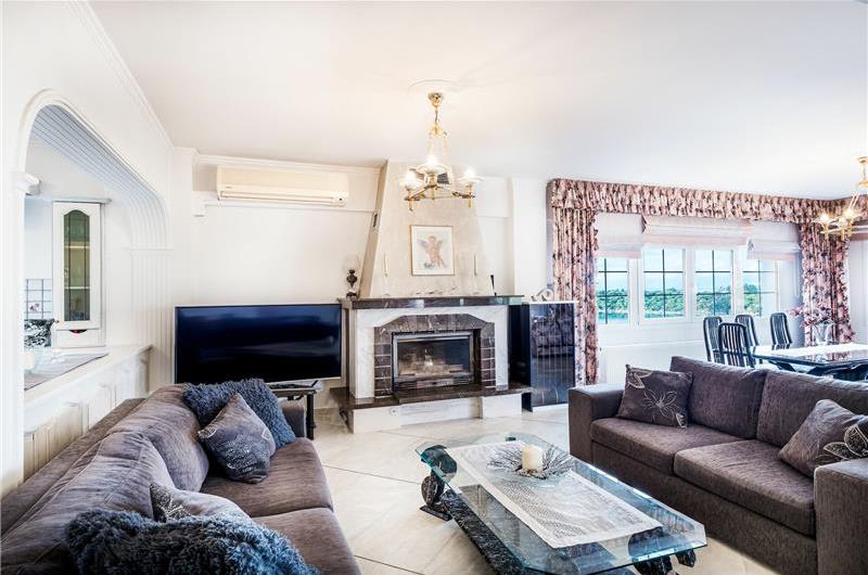 8 Bedroom villa with pool & seaview, near Acharavi, sleeps 16-18