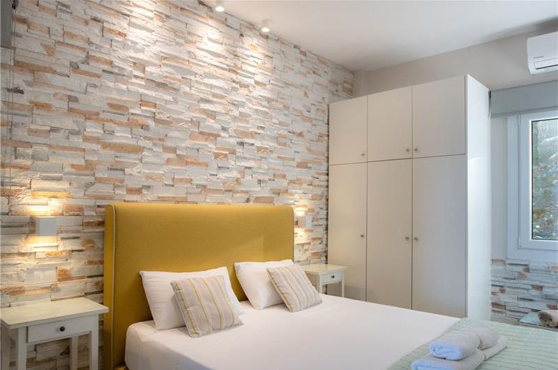 7 bedroom seafront luxury villa with pool & jacuzzi, near Acharavi, sleeps 14-15