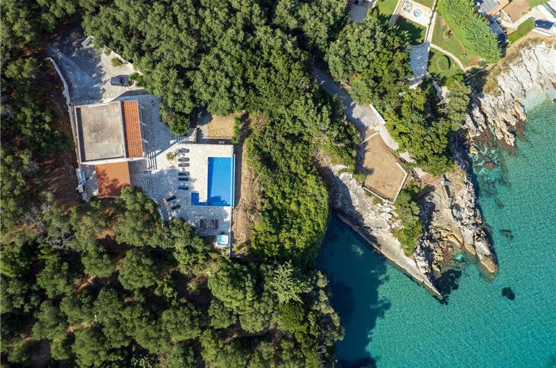 7 bedroom seafront luxury villa with pool & jacuzzi, near Acharavi, sleeps 14-15