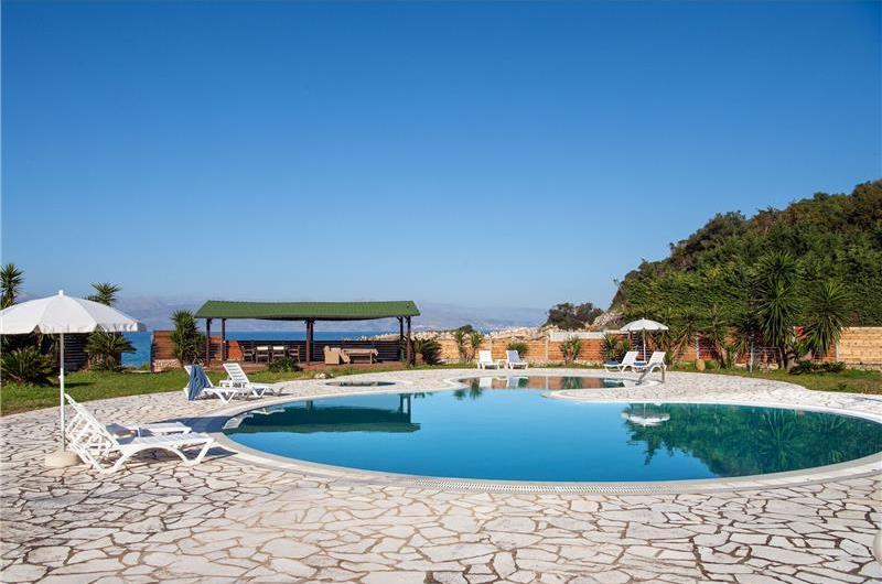 3 bedroom seaside villa with pool & jacuzzi, near Acharavi, sleeps 6