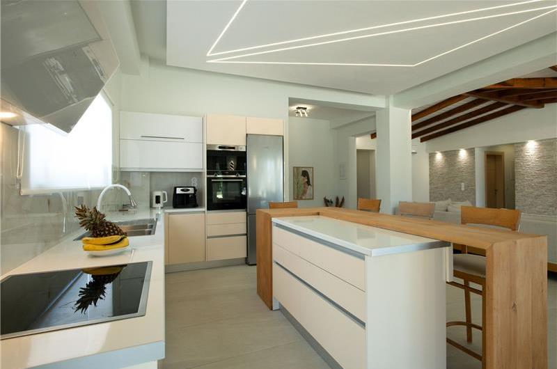 3 bedroom seaside villa with pool & jacuzzi, near Acharavi, sleeps 6