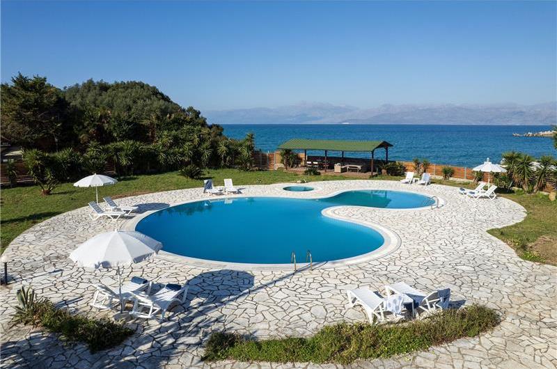 3 bedroom seaside villa with pool & jacuzzi, near Acharavi, sleeps 6