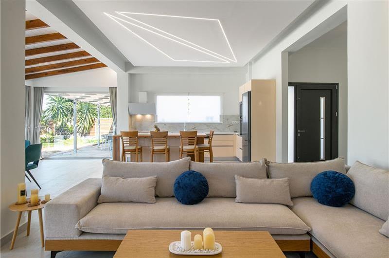 3 bedroom seaside villa with pool & jacuzzi, near Acharavi, sleeps 6