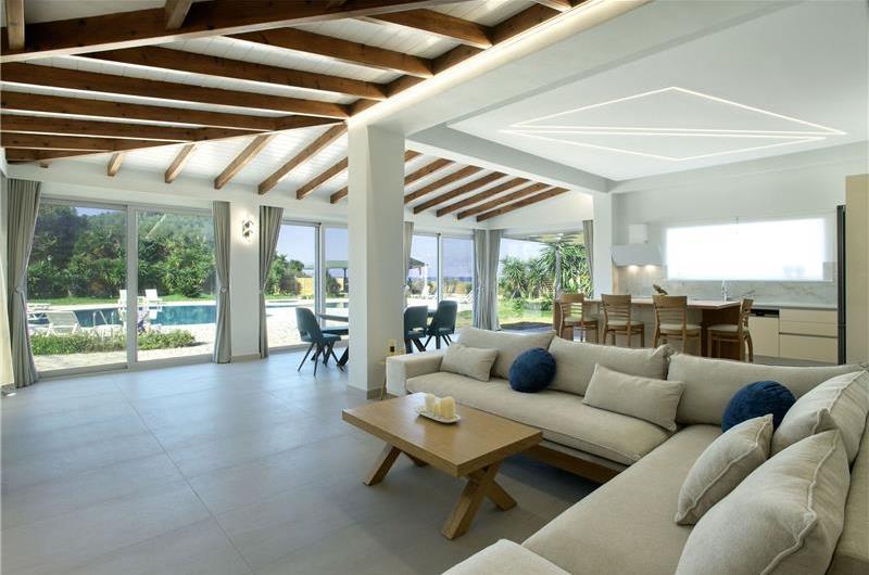 3 bedroom seaside villa with pool & jacuzzi, near Acharavi, sleeps 6