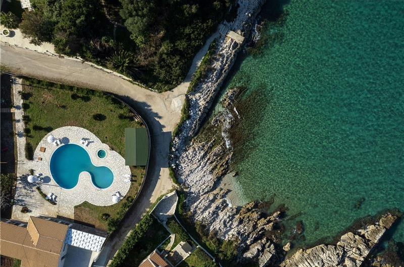 3 bedroom seaside villa with pool & jacuzzi, near Acharavi, sleeps 6