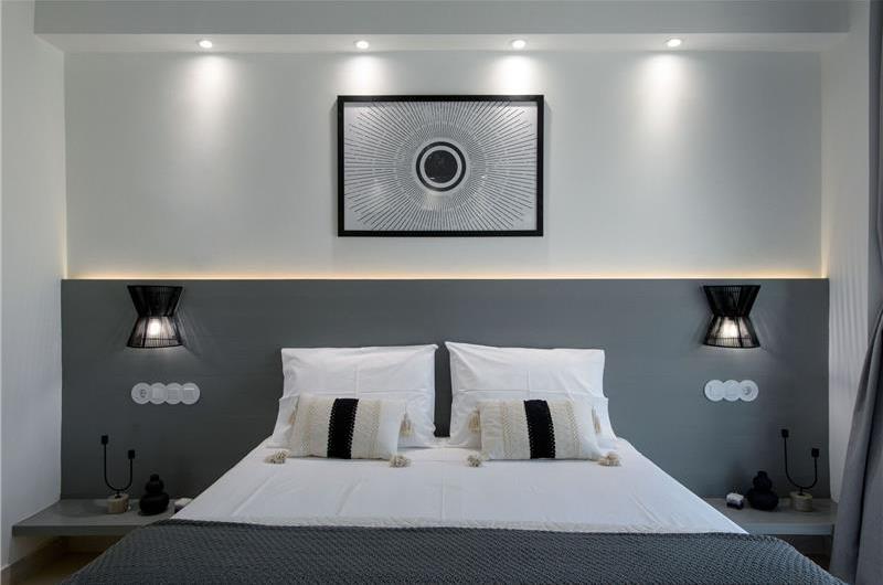 3 bedroom seaside villa with pool & jacuzzi, near Acharavi, sleeps 6