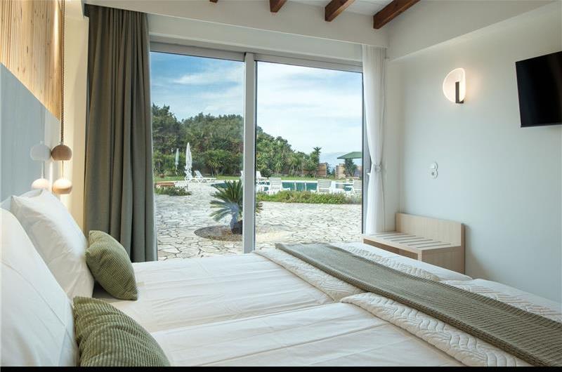 3 bedroom seaside villa with pool & jacuzzi, near Acharavi, sleeps 6