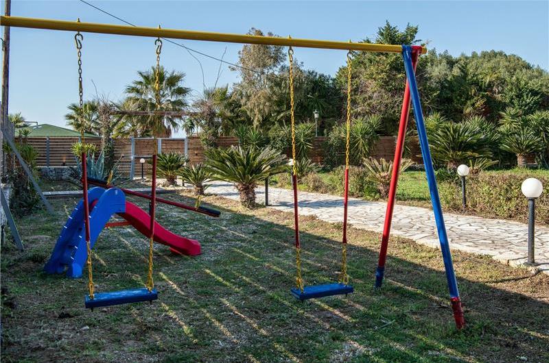 3 bedroom seaside villa with pool & jacuzzi, near Acharavi, sleeps 6