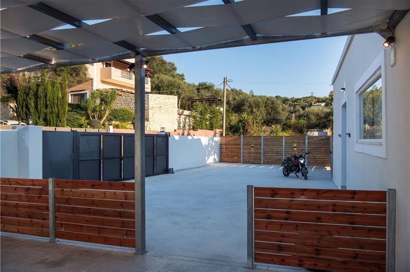 3 bedroom seaside villa with pool & jacuzzi, near Acharavi, sleeps 6