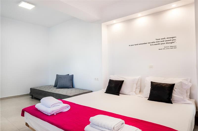 4 bedroom villa with pool & seaview, near Acharavi, sleeps 9