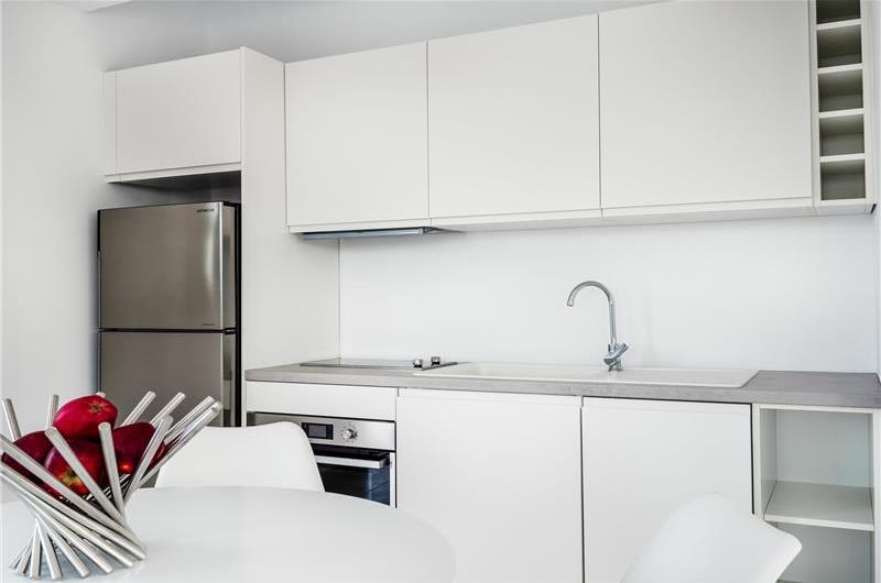 4 bedroom villa with pool & seaview, near Acharavi, sleeps 9