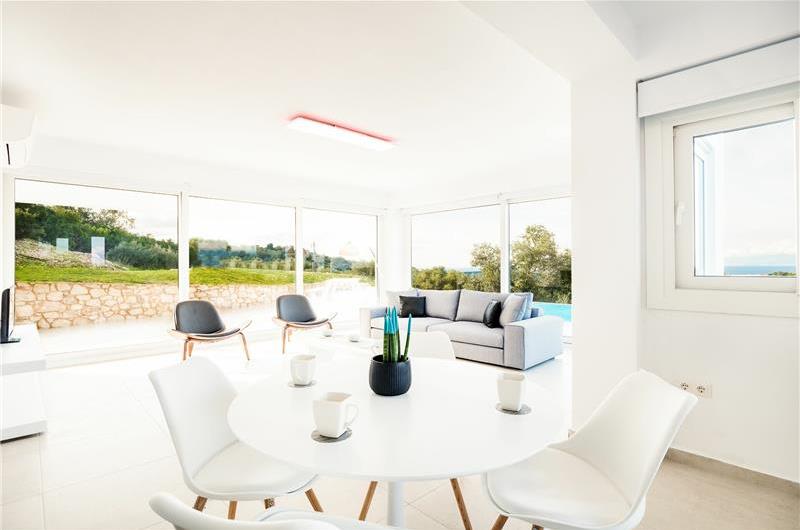 4 bedroom villa with pool & seaview, near Acharavi, sleeps 9