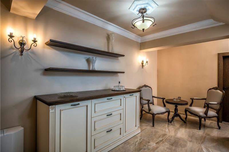 6 bedroom luxury villa with pool near Agia Pelagia, sleeps 12