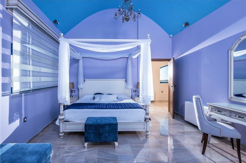 6 bedroom luxury villa with pool near Agia Pelagia, sleeps 12