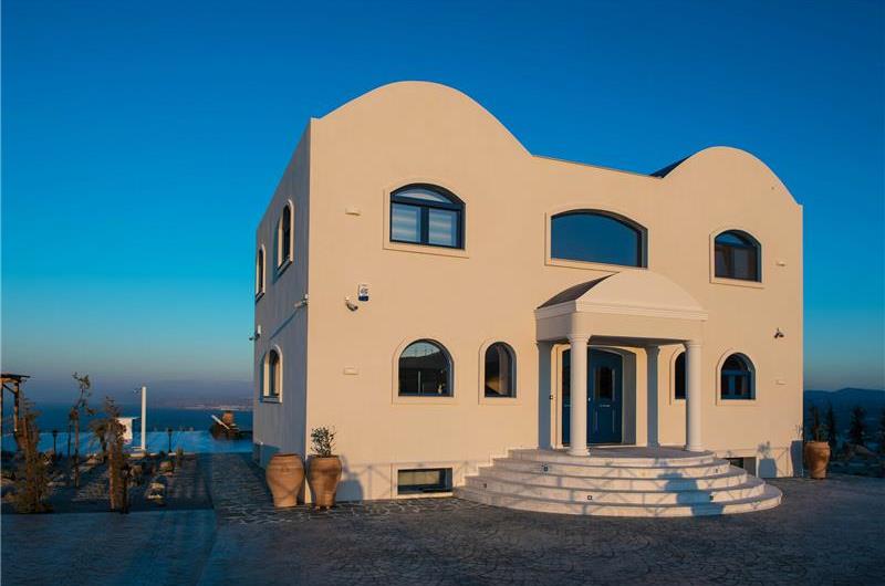 6 bedroom luxury villa with pool near Agia Pelagia, sleeps 12