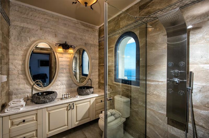 6 bedroom luxury villa with pool near Agia Pelagia, sleeps 12