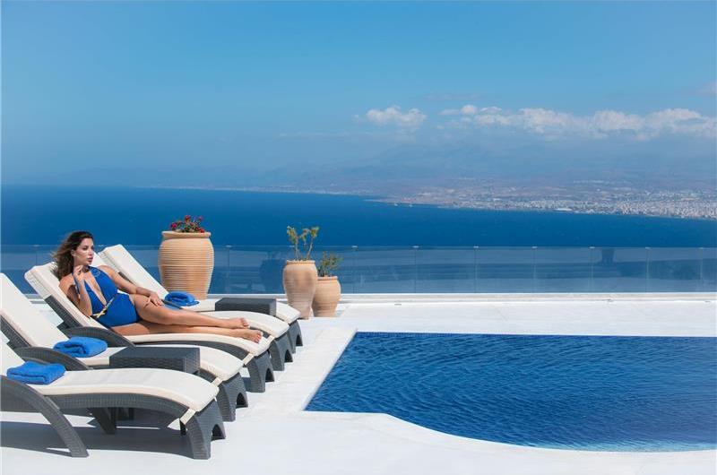 6 bedroom luxury villa with pool near Agia Pelagia, sleeps 12