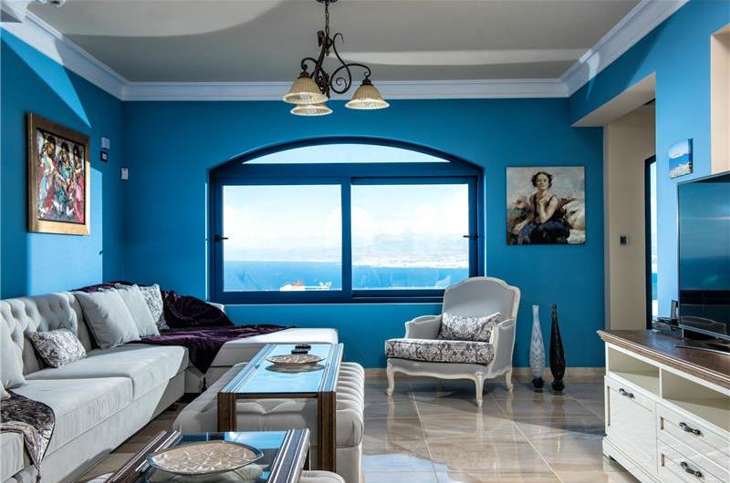 6 bedroom luxury villa with pool near Agia Pelagia, sleeps 12