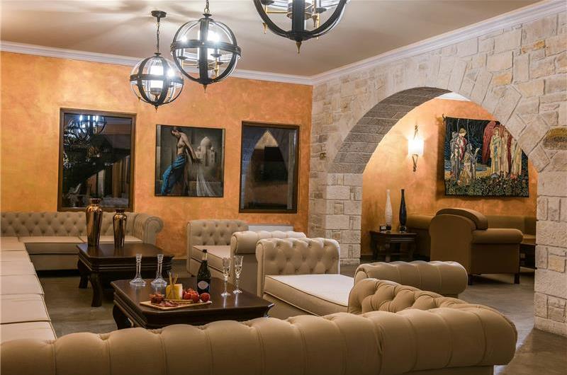 8 bedroom luxury villa with pool near Koutsounari, sleeps 16