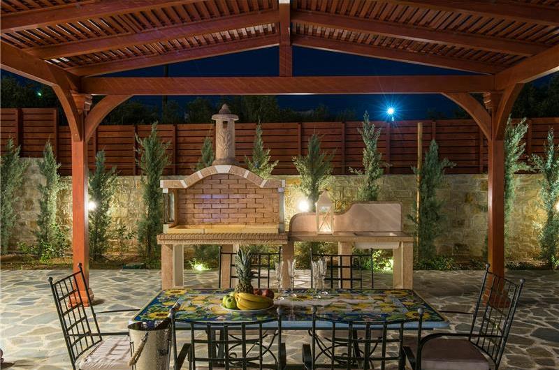 8 bedroom luxury villa with pool near Koutsounari, sleeps 16