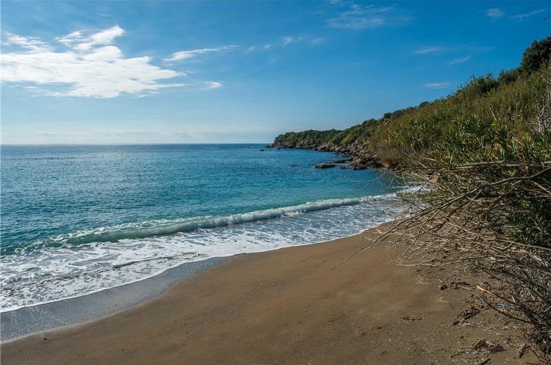 8 bedroom luxury villa with pool near Koutsounari, sleeps 16