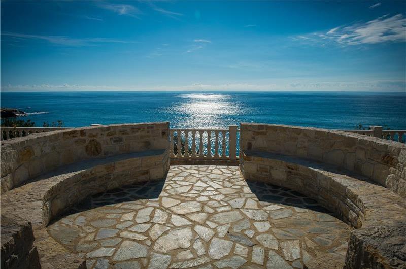 8 bedroom luxury villa with pool near Koutsounari, sleeps 16