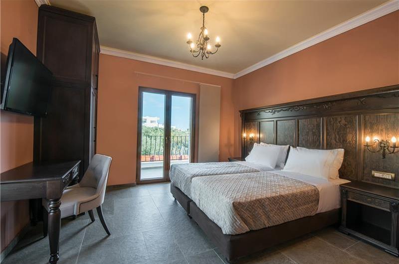 8 bedroom luxury villa with pool near Koutsounari, sleeps 16