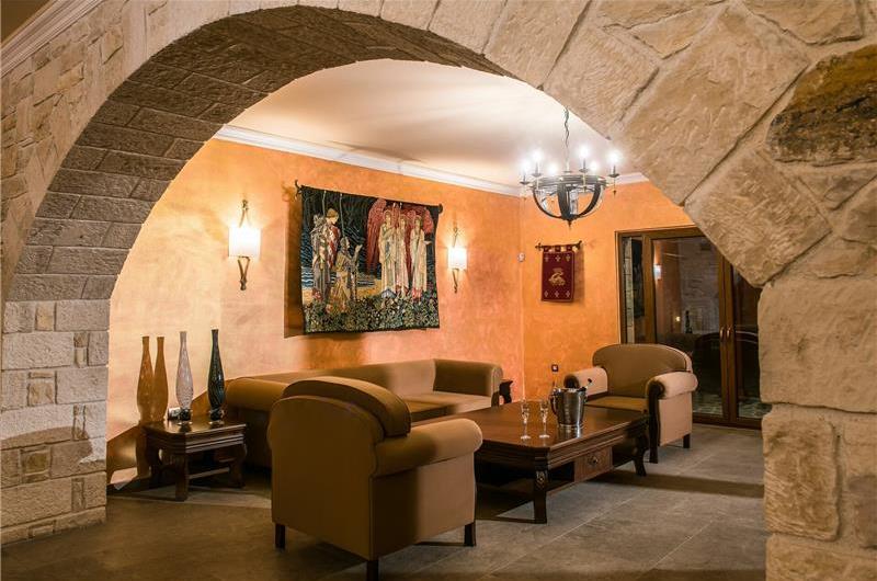 8 bedroom luxury villa with pool near Koutsounari, sleeps 16