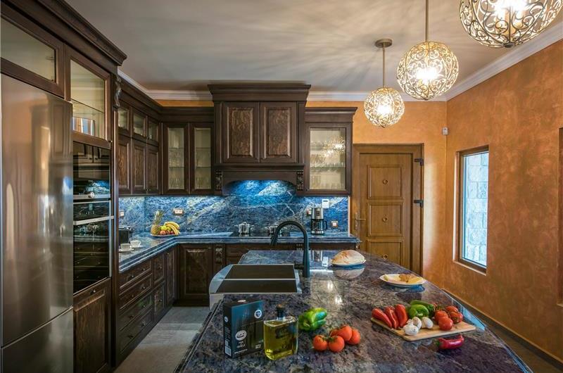 8 bedroom luxury villa with pool near Koutsounari, sleeps 16